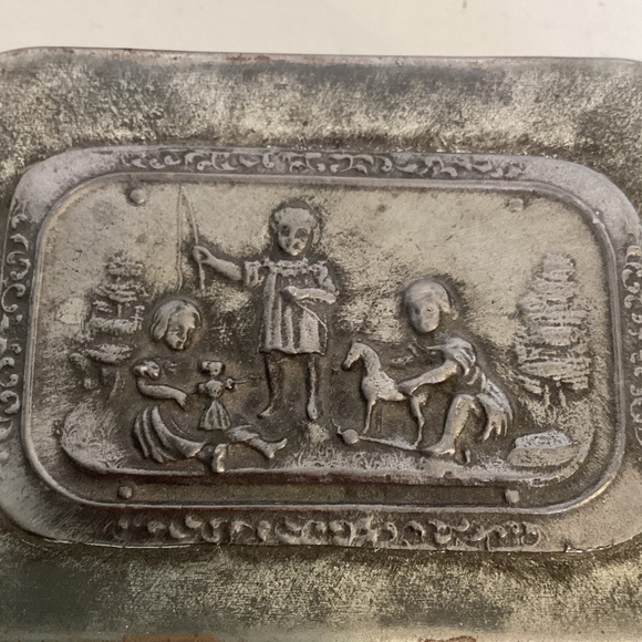 Vintage Pewter Trinket Box Container - Picture 2 of 3